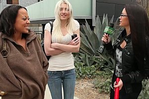 女老板洗澡被强进bd